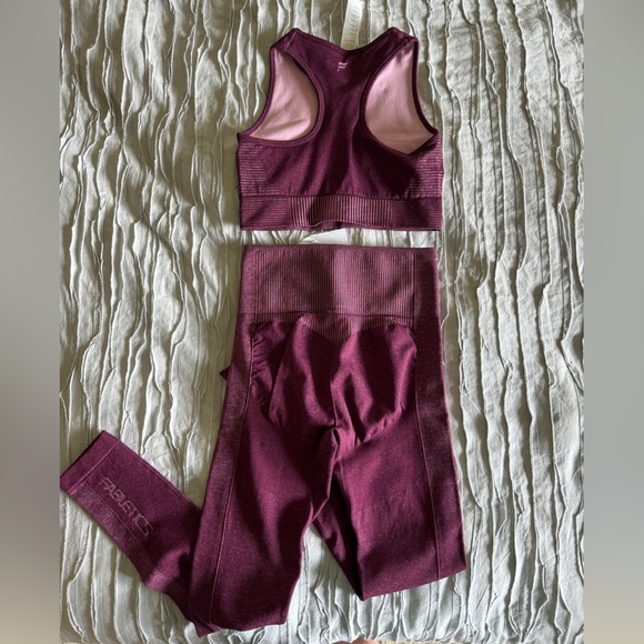 NWT Fabletics Seamless low impact set - plum purple - Picture 5 of 5
